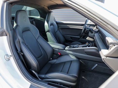 Certified 2024 Porsche 911 Targa 4S image 28