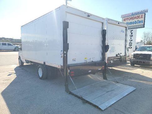 Used 2024 Ford E-350 and Econoline 350 Super Duty RWD image 6
