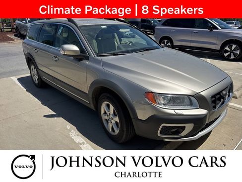 Used 2013 Volvo XC70 3.2 FWD image 1