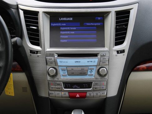 Used 2011 Subaru Outback 3.6R Limited image 34