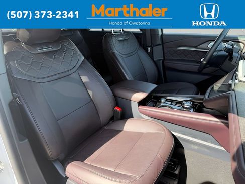 Used 2026 Ford Explorer Platinum w/ LUX Leather Package AWD/4WD image 13