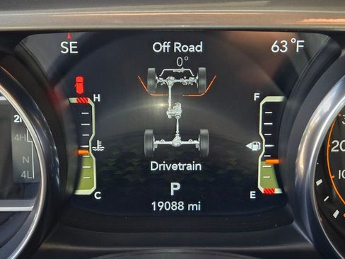 Used 2023 Jeep Wrangler Unlimited Sahara AWD/4WD image 19