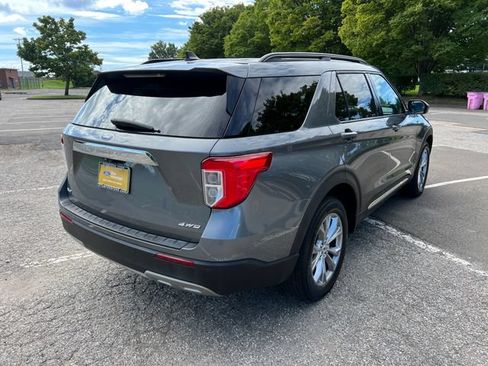 Used 2023 Ford Explorer XLT w/ Equipment Group 202A AWD/4WD image 11
