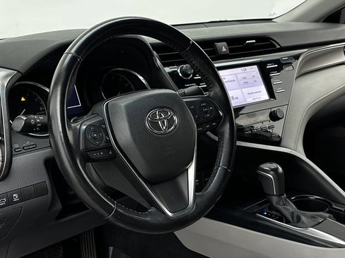 Used 2019 Toyota Camry SE image 8