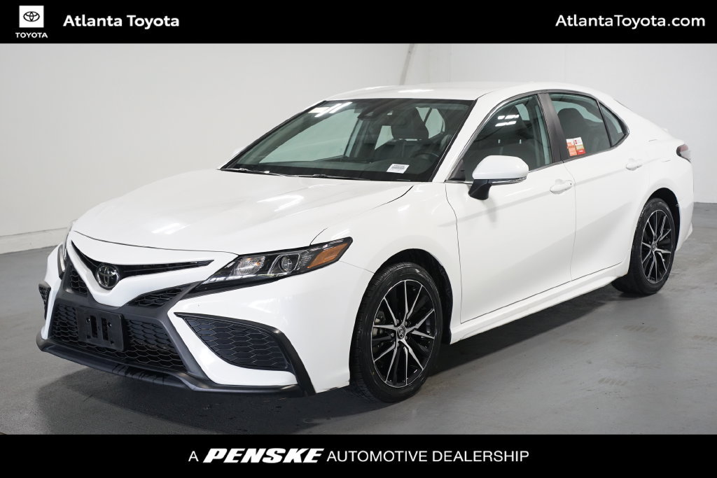 Certified 2024 Toyota Camry SE FWD image 1