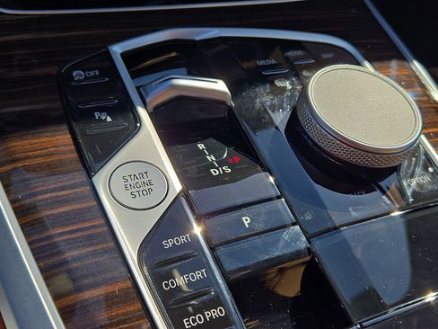 Used 2026 BMW X5 xDrive40i w/ Premium Package image 15