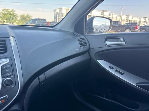 Used 2016 Hyundai Accent SE FWD image 27