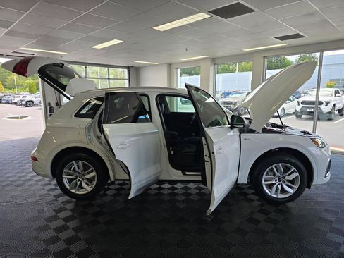 Used 2022 Audi Q5 2.0T Premium w/ Convenience Package AWD/4WD image 17