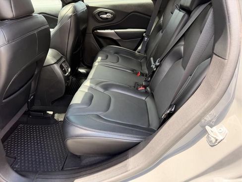 Used 2021 Jeep Cherokee Latitude Lux w/ Sun & Sound Group AWD/4WD image 13