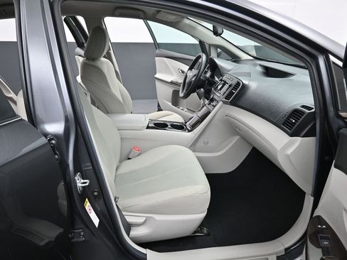 Used 2012 Toyota Venza LE image 31