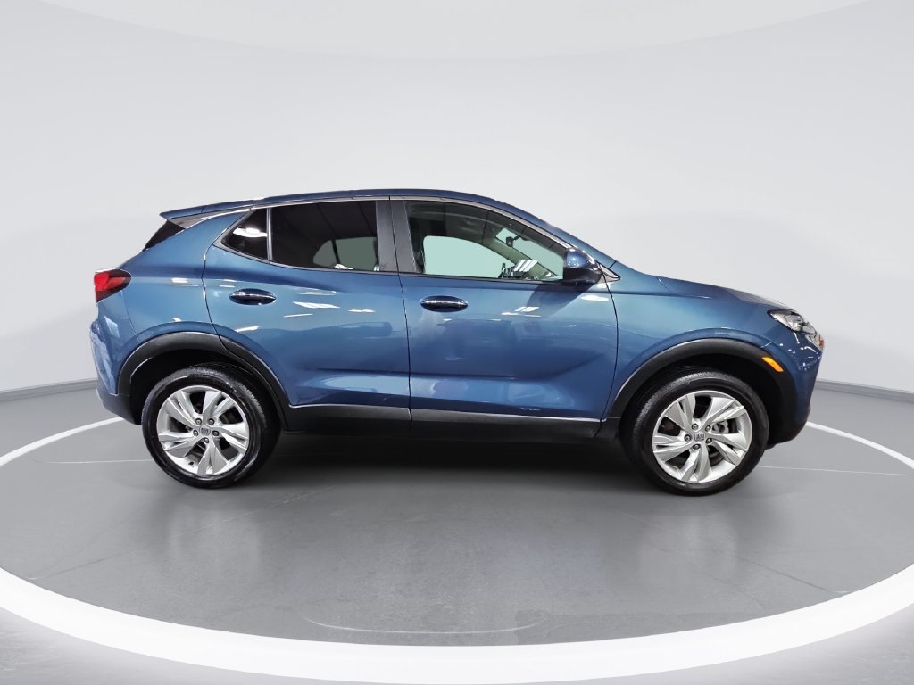 Used 2025 Buick Encore GX Preferred AWD/4WD image 2