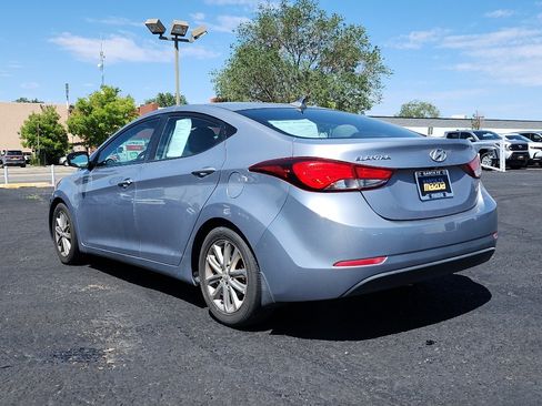 Used 2015 Hyundai Elantra SE w/ Option Group 02 FWD image 8