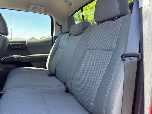 Certified 2022 Toyota Tacoma SR5 w/ Technology Package AWD/4WD image 8