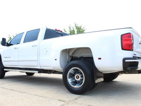 Used 2015 GMC Sierra 3500 Denali image 5