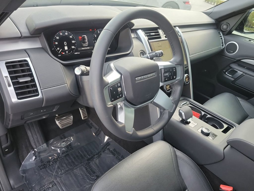 Certified 2024 Land Rover Discovery Dynamic SE AWD/4WD image 25