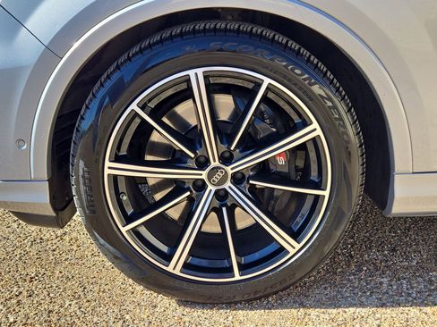 Used 2022 Audi SQ7 Premium Plus image 11