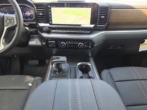 New 2026 Chevrolet Silverado 1500 High Country AWD/4WD image 18