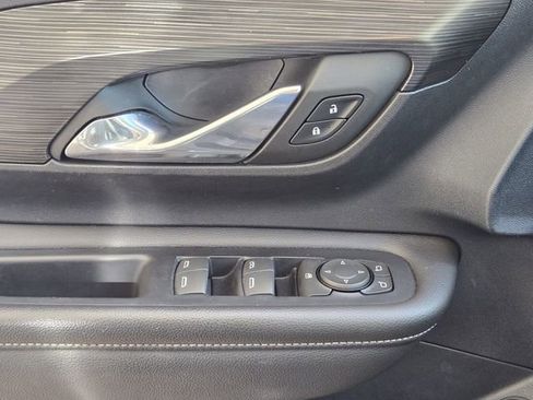 Used 2023 GMC Terrain SLE w/ Driver Convenience Package image 27