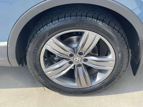 Used 2020 Volkswagen Tiguan SEL AWD/4WD image 10