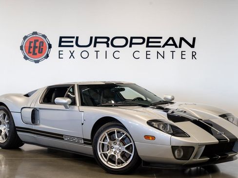 Used 2005 Ford GT image 1