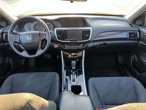 Used 2016 Honda Accord EX image 18