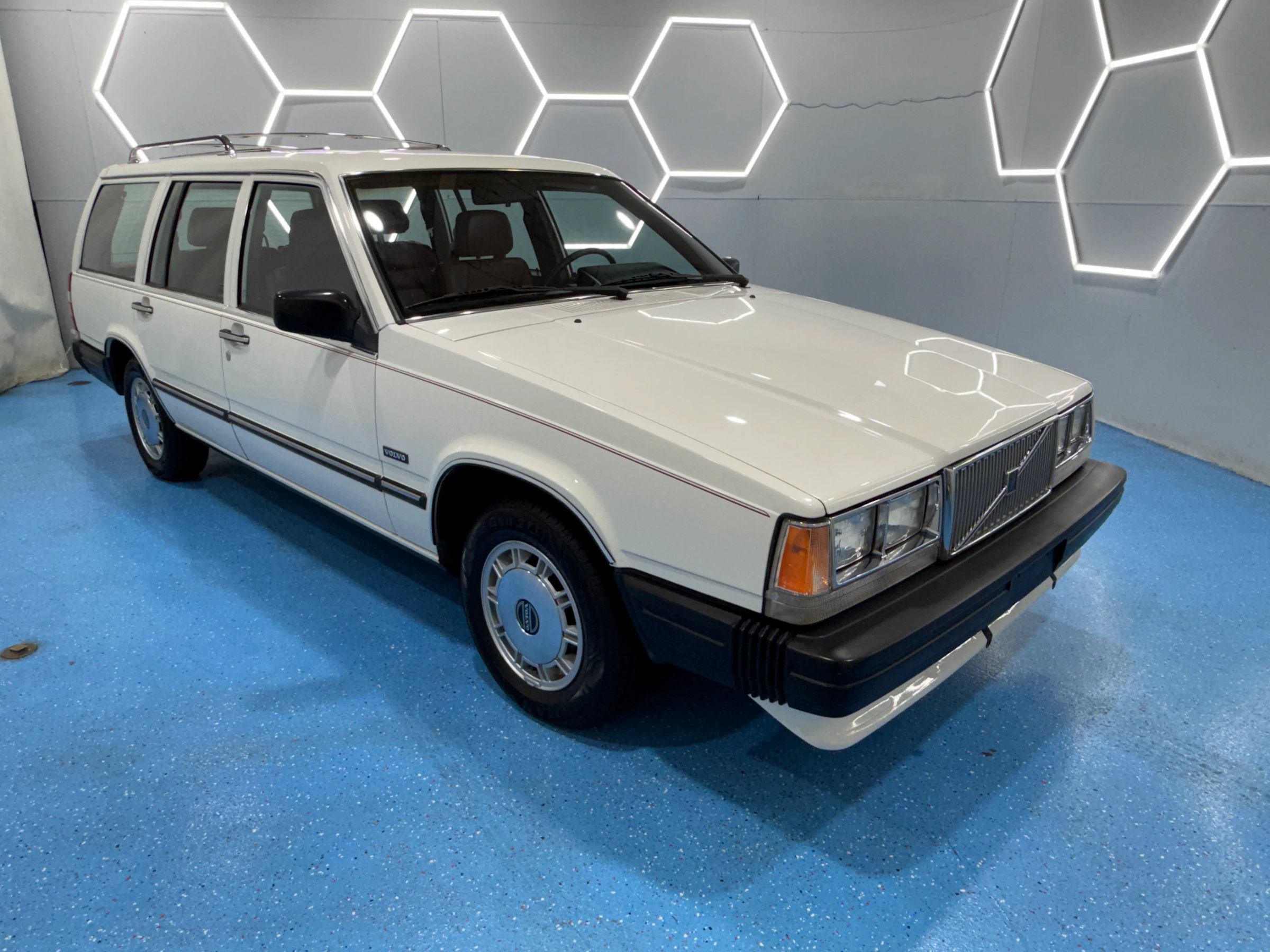 Used 1988 Volvo 740 GLE RWD image 57
