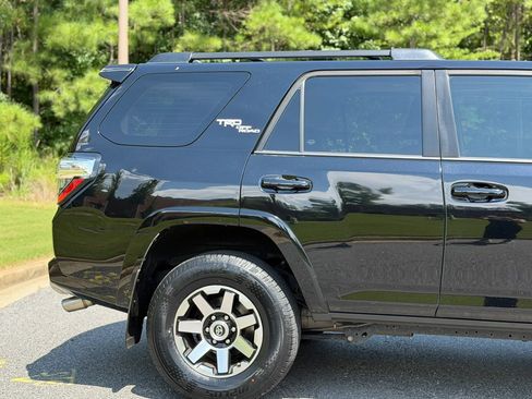 Used 2020 Toyota 4Runner TRD Off-Road Premium w/ Moonroof Package AWD/4WD image 9