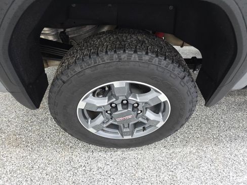 Used 2025 GMC Sierra 2500 SLE w/ SLE Value Package; image 15