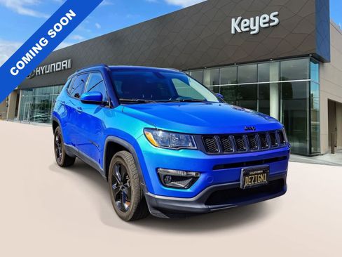 Used 2019 Jeep Compass Latitude FWD image 3