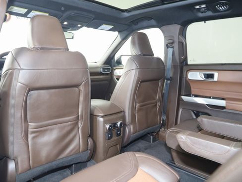 Used 2022 Ford Explorer King Ranch w/ Premium Technology Package image 55