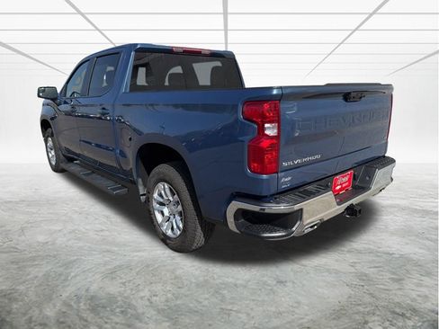 Used 2024 Chevrolet Silverado 1500 LT AWD/4WD image 3