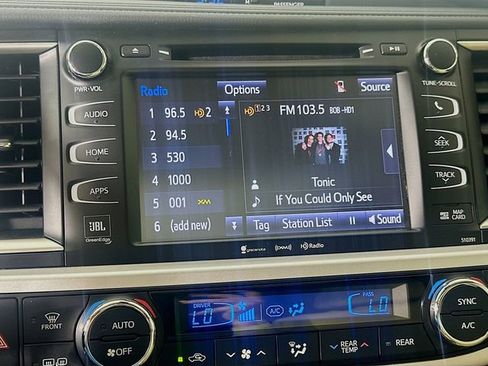 Used 2019 Toyota Highlander Limited FWD image 14