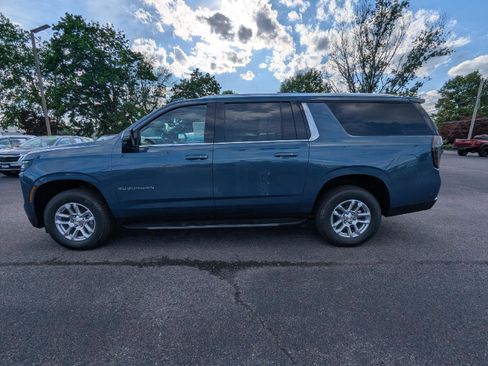 New 2026 Chevrolet Suburban LT w/ Comfort Package AWD/4WD image 7