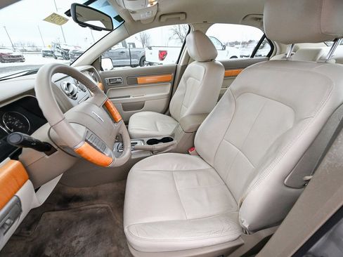 Used 2009 Lincoln MKZ image 18