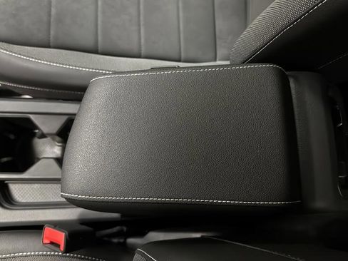 Used 2024 Volkswagen Taos SE AWD/4WD image 19