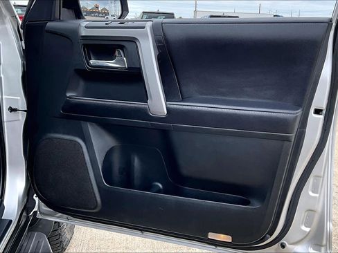 Used 2017 Toyota 4Runner SR5 image 22