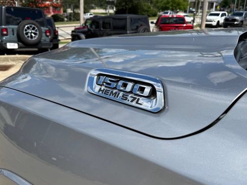 Used 2020 RAM 1500 Laramie AWD/4WD image 11