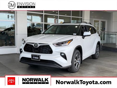 New 2026 Toyota Highlander XLE AWD/4WD image 1