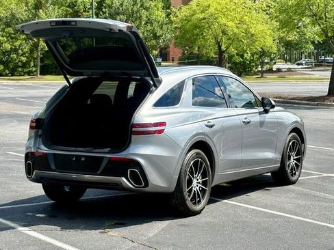 Used 2024 Genesis GV70 2.5T w/ Advanced Package AWD/4WD image 18
