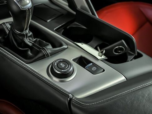 Used 2019 Chevrolet Corvette Stingray Coupe w/ Z51 1LT RWD image 29