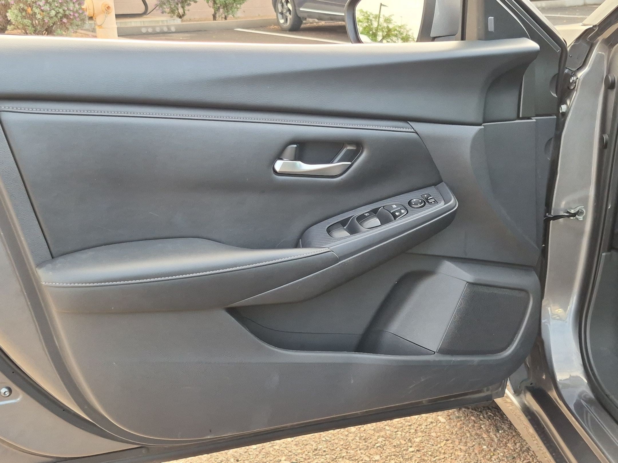 Used 2024 Nissan Sentra SV FWD image 11
