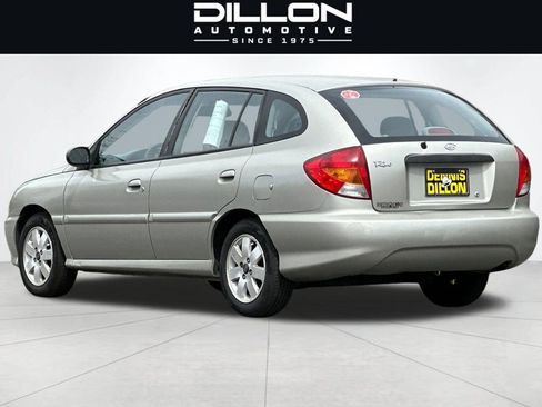 Used 2002 Kia Rio Cinco FWD image 6