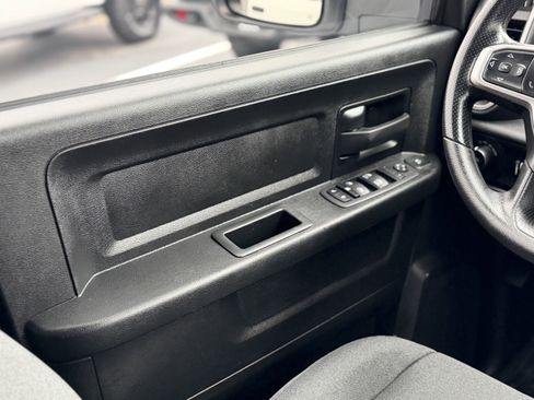 Used 2024 RAM 2500 Tradesman w/ Chrome Appearance Group image 17