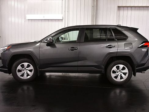 Used 2023 Toyota RAV4 LE AWD/4WD image 4