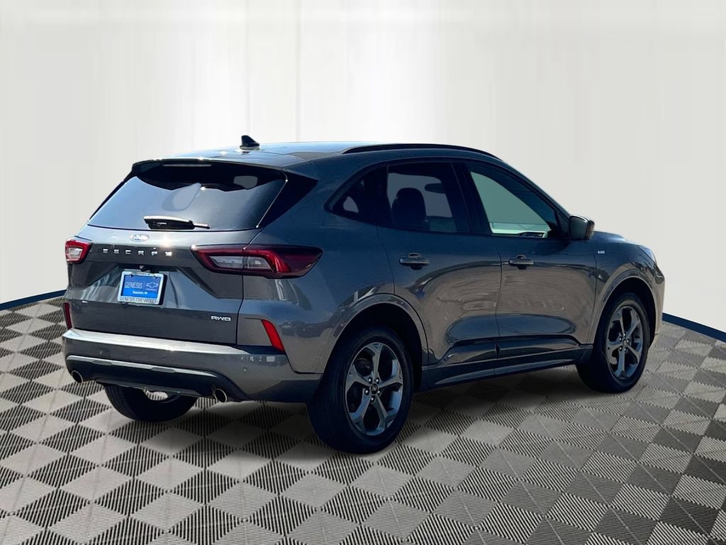 Used 2023 Ford Escape ST-Line Select AWD/4WD image 5