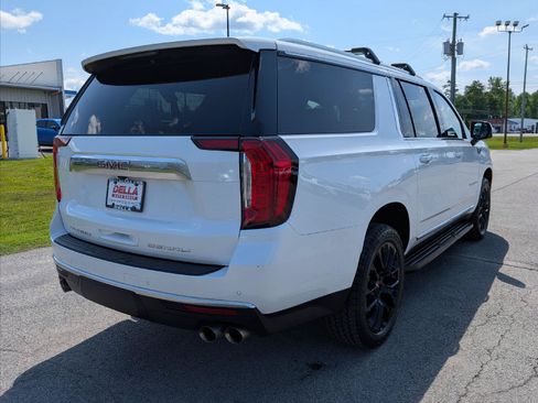 Used 2024 GMC Yukon XL Denali AWD/4WD image 7