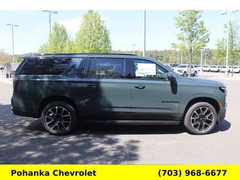 New 2026 Chevrolet Suburban RST AWD/4WD image 8