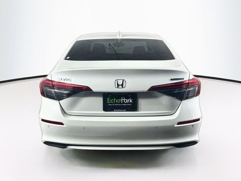 Used 2022 Honda Civic Touring image 7