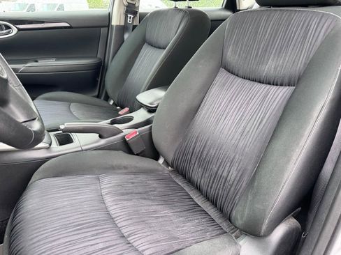Used 2019 Nissan Sentra SV w/ Special Edition Package FWD image 10