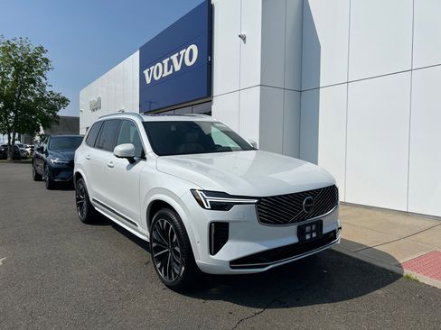New 2025 Volvo XC90 T8 Ultra w/ Protection Package Premier AWD/4WD image 5